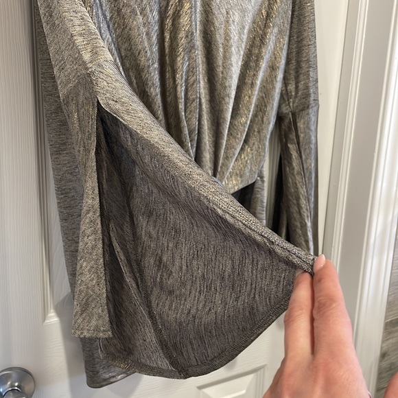 ‼️BUNDLE SALE 4 FOR $20 - NWOT Gorgeous crop top - Picture 5 of 12